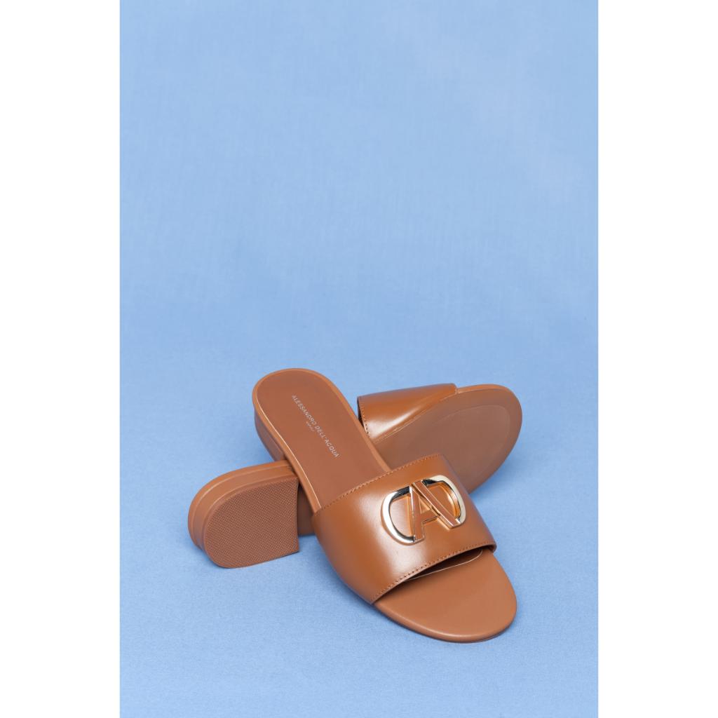 Ladies Slippers : 366 ADA 8018