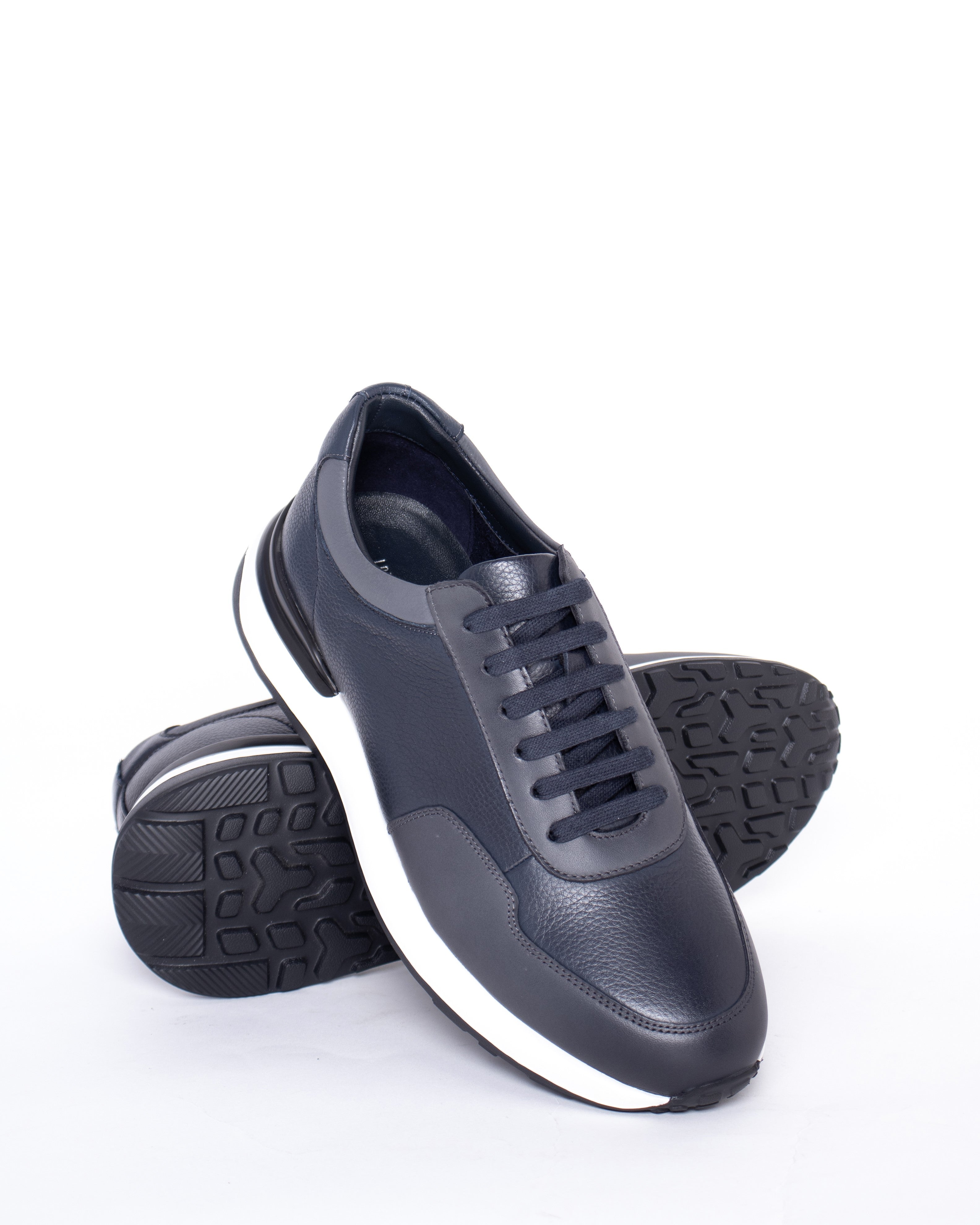 58-01 Casual Shoes - Trainers : 58-01 LF 8046