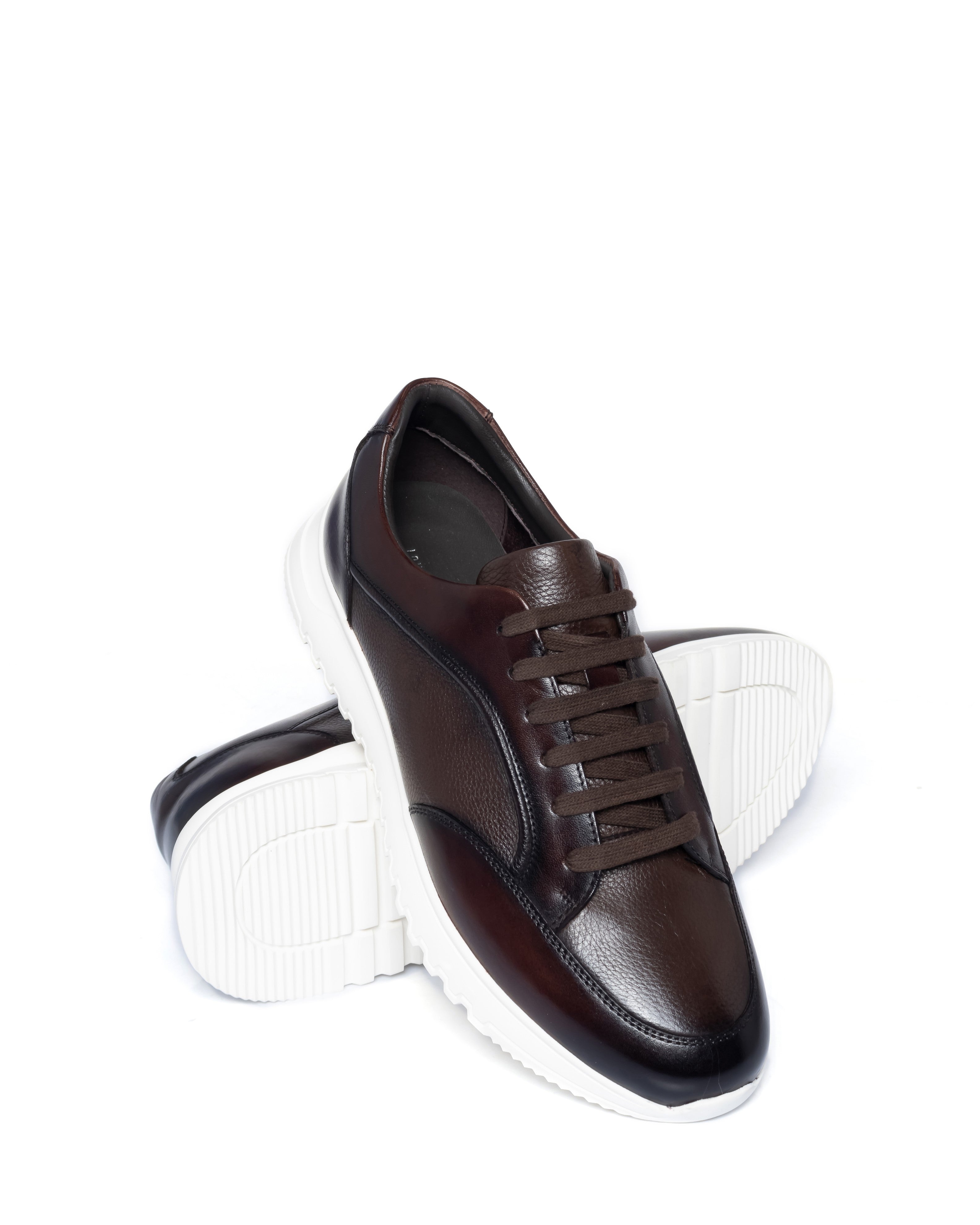 58-01 Casual Shoes - Trainers : 58-01 LF 8047